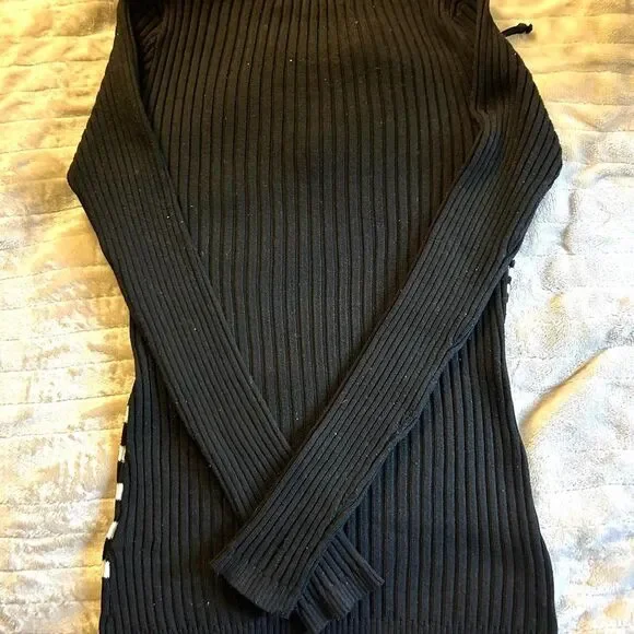 Black and White Striped Long-Sleeve Top - Picture 3 of 4